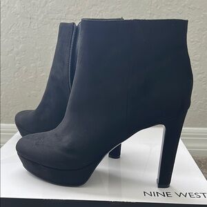 Nine West Black Heeled Boots with Platform Sole